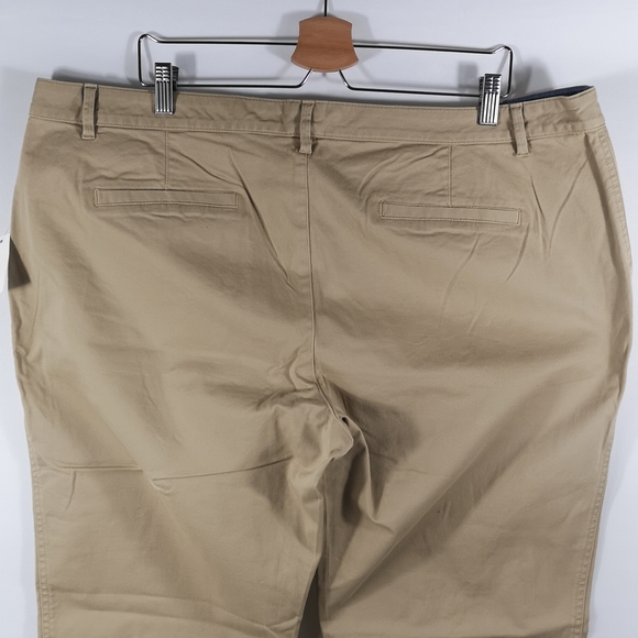 NWT Men's Business Casual Pants, Amazon Essentials, Tan Colour Size 20 No Pleats - Picture 3 of 4